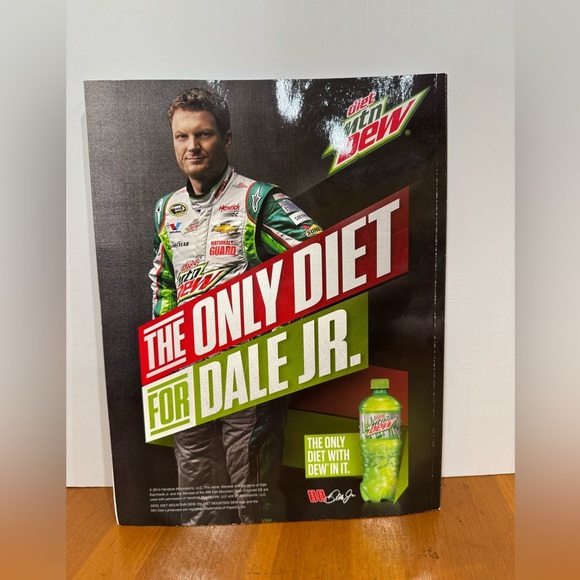 NASCAR 2014 Bristol Motor Speedway Commemorative program - Picture 3 of 4